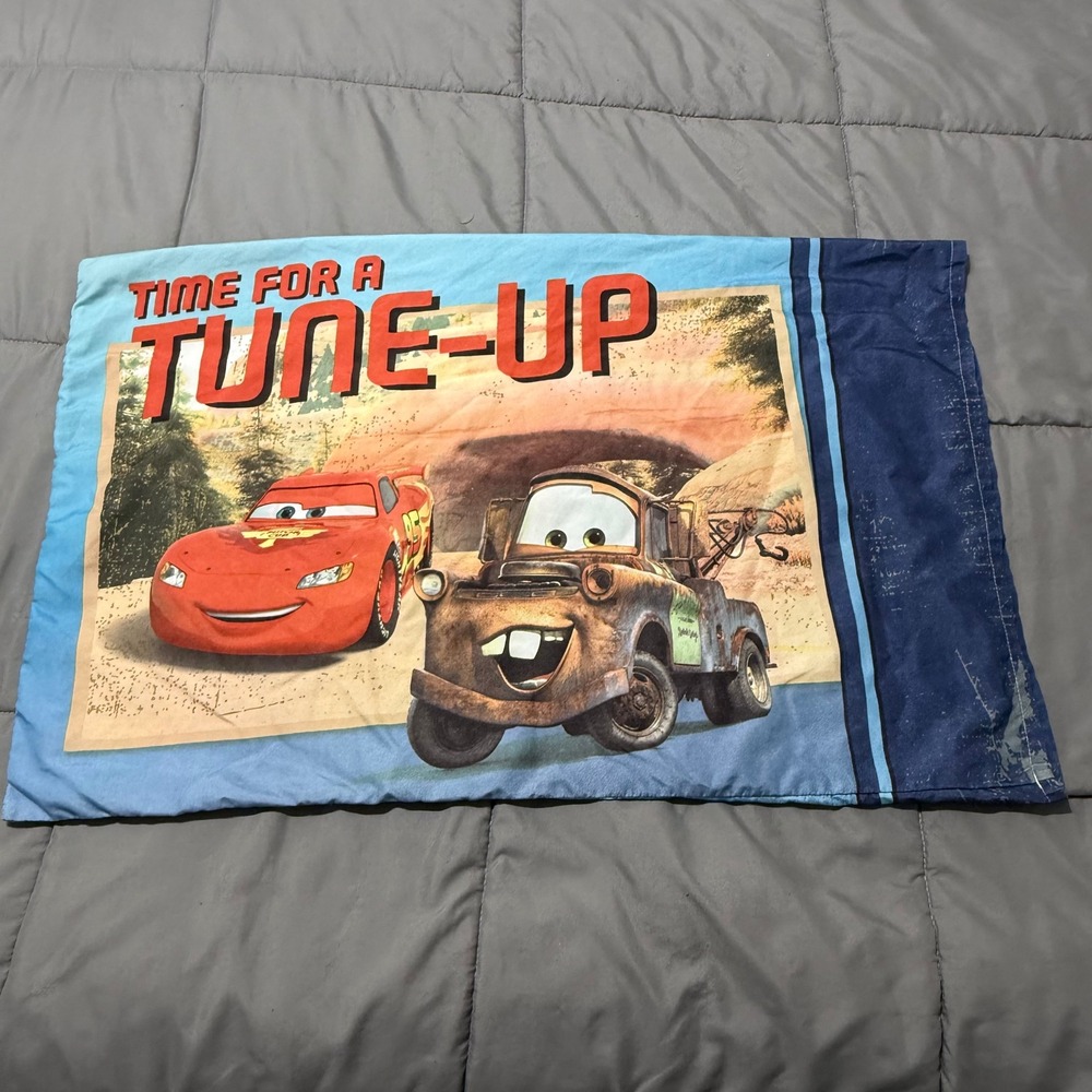 Disney Pixar Cars Lightning McQueen Mater Pillowcase Radiator Springs 95 Tune Up